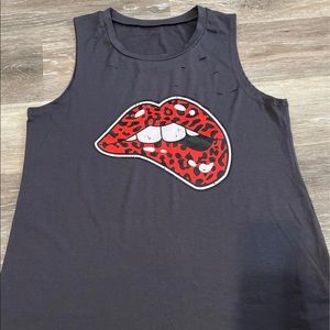 Distressed graphic tank